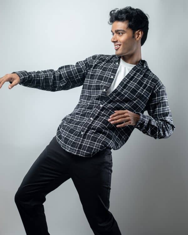 Men's Long Sleeve Flannel Shirt in Black with White Lines - Image 10