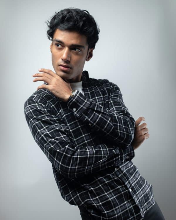 Men's Long Sleeve Flannel Shirt in Black with White Lines - Image 8