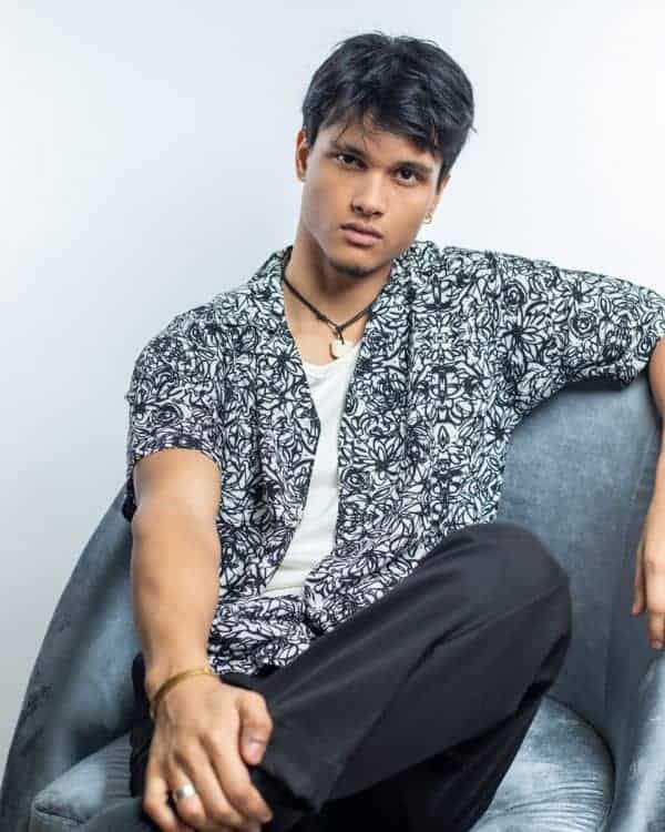 Men’s Black White Scribble Printed Oversized Drop shoulder Cuban Shirt - Image 8