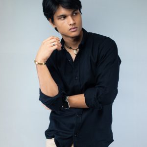 Men’s Long Sleeve Herringbone Pattern Button-Down Shirt in Black