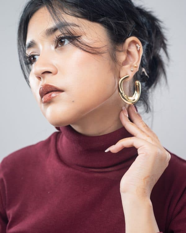 U-Shaped Earrings - Image 4