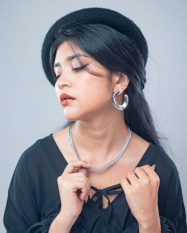 U-Shaped Earrings - Image 3