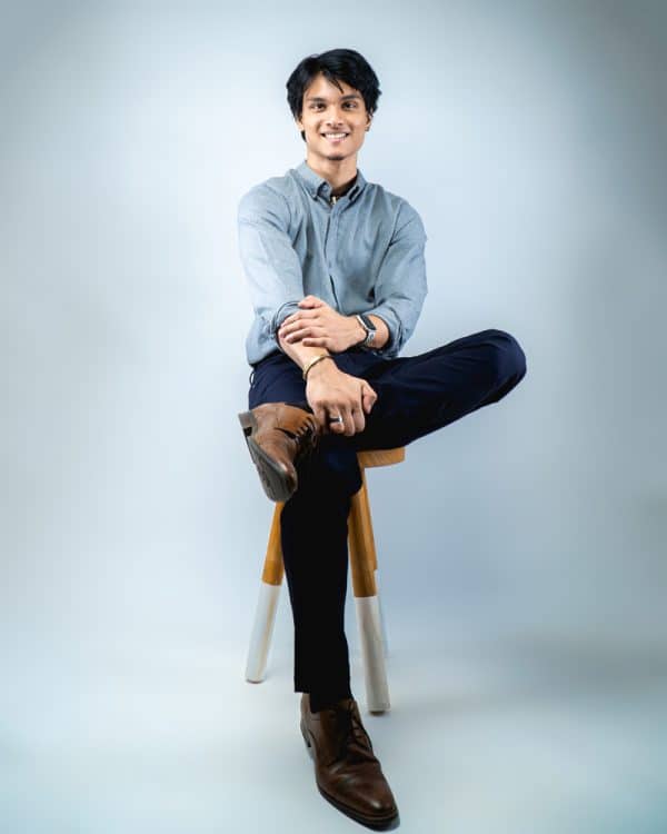 Men's Casual Regular-fit Gabardine Pants in Navy Blue - Image 3
