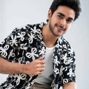Men’s Oversized Drop Shoulder Embroidered Cuban Shirt in Black