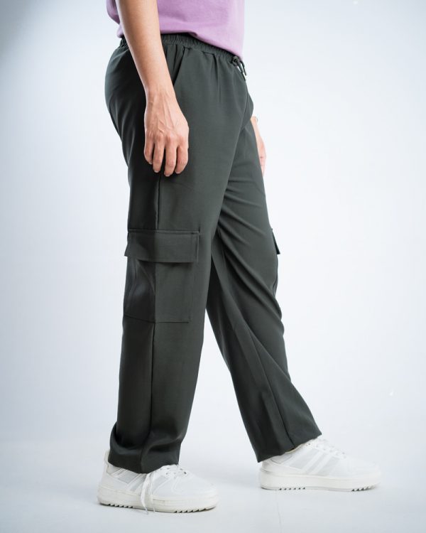 Women’s Baggy Fit Cargo Pants in Dark Jungle Green