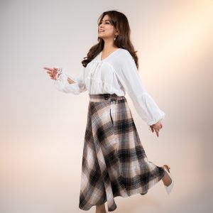 Women's Long Flannel Skirt in Black and Cream - Small