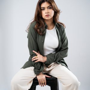 Women’s Long Sleeve Button-Down Herringbone Patterned Shirt in Hunter Green