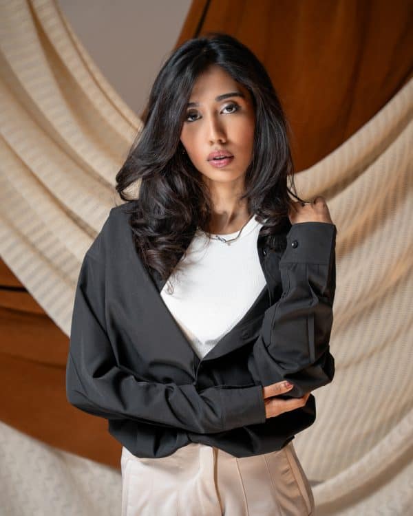 Women’s Oversized Flow Shirt in Jet Black - Image 5