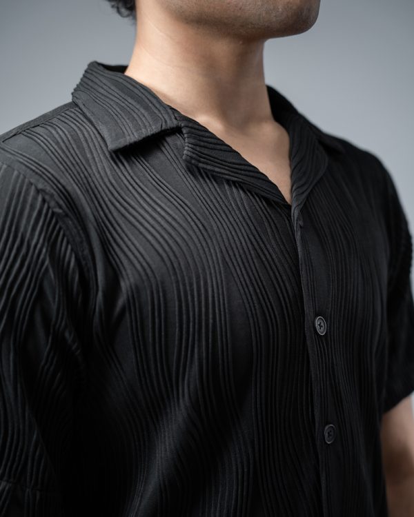 Men's Wavy Patterned Half Sleeve Cuban in Black - Image 3