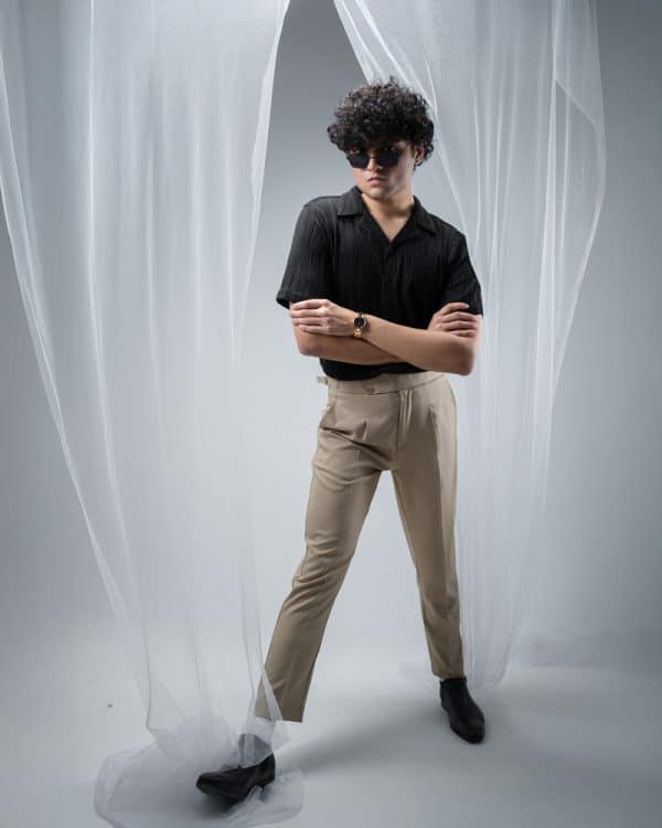 Men's Wavy Patterned Half Sleeve Cuban in Black - Image 4