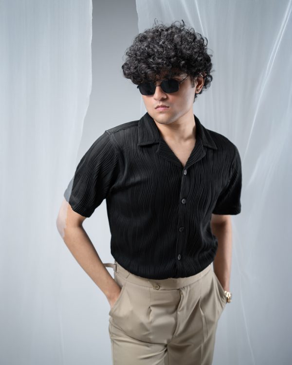 Men's Wavy Patterned Half Sleeve Cuban in Black - Image 10