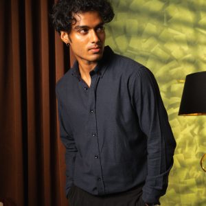 Men’s Long Sleeve Button-Down Herringbone Patterned Shirt in Navy Blue