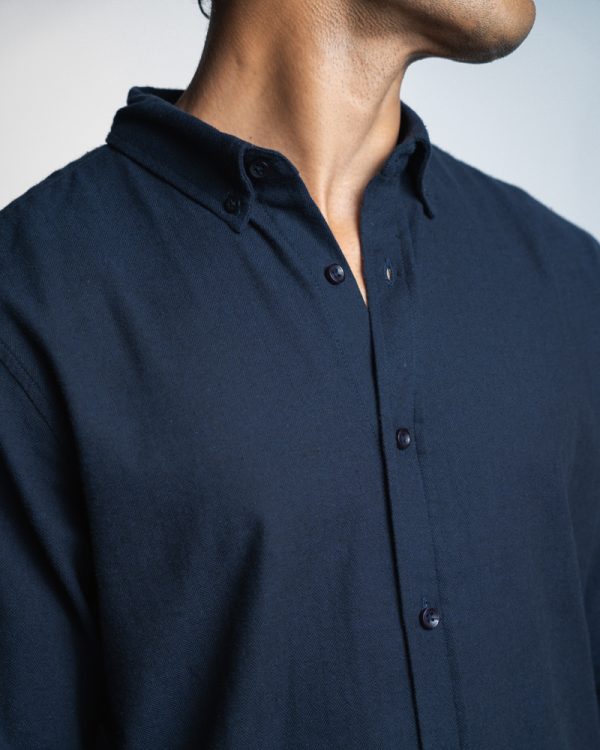 Men’s Long Sleeve Button-Down Herringbone Patterned Shirt in Navy Blue - Image 3