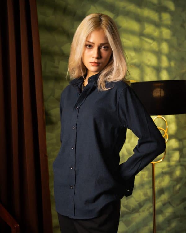 Women’s Long Sleeve Button-Down Herringbone Patterned Shirt in Navy Blue