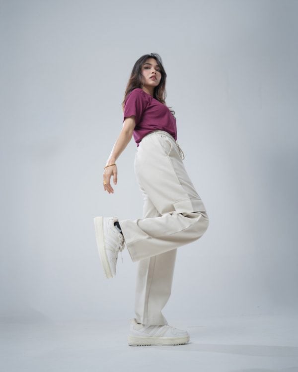 Women's Twill Patterned Baggy Fit Cargo Pants in Off White - Image 7