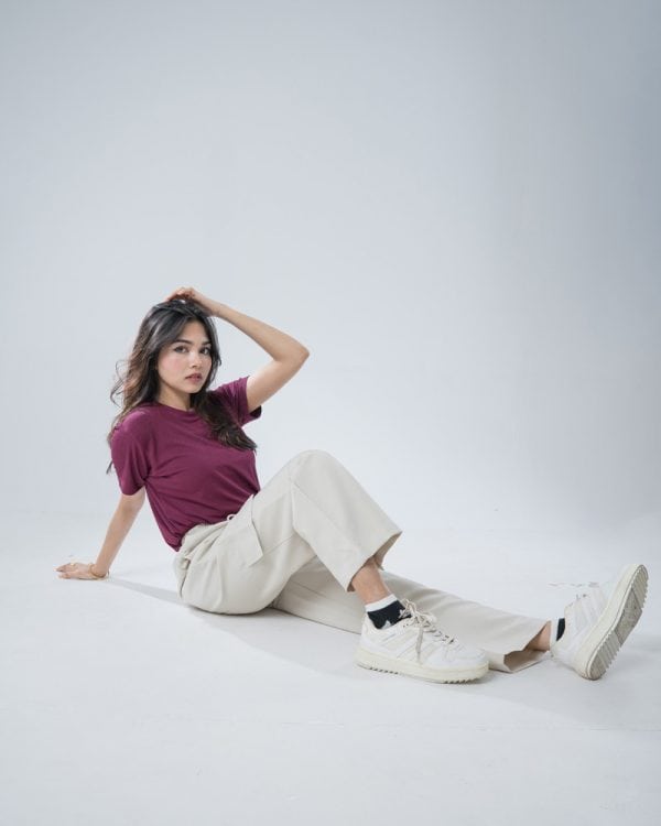 Women's Twill Patterned Baggy Fit Cargo Pants in Off White - Image 10