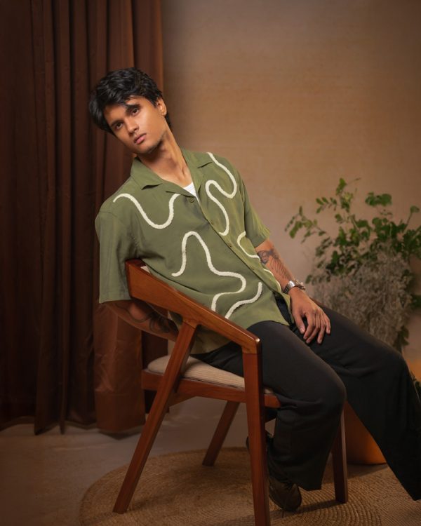 Men’s Embroidered Driftline Patterned Half Sleeve Oversized Drop Shoulder Cuban Shirt in Olive