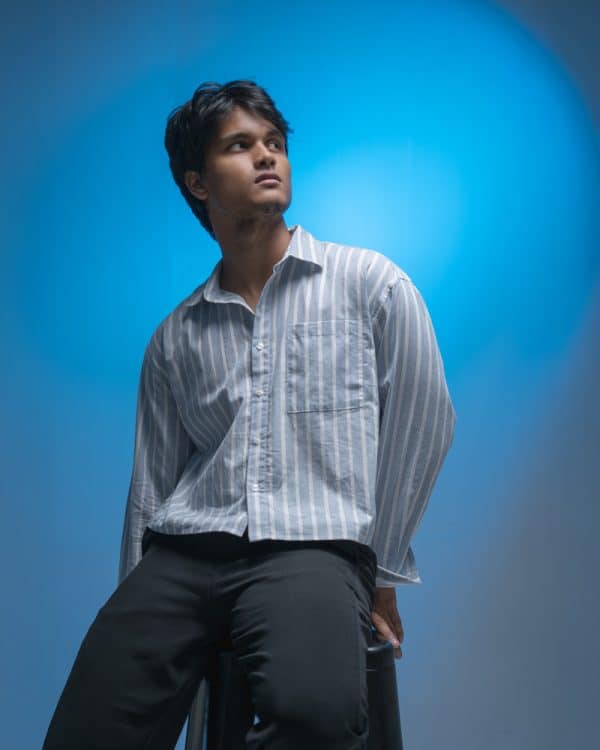 Men’s Oversized Cropped Shirt in White & Blue - Image 7