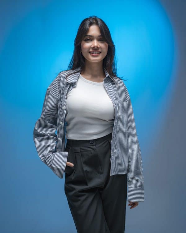 Women’s Oversized Cropped Shirt in White & Navy Blue