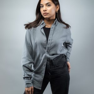 Women’s Long Sleeve Button-Down Herringbone Patterned Shirt in Light Grey