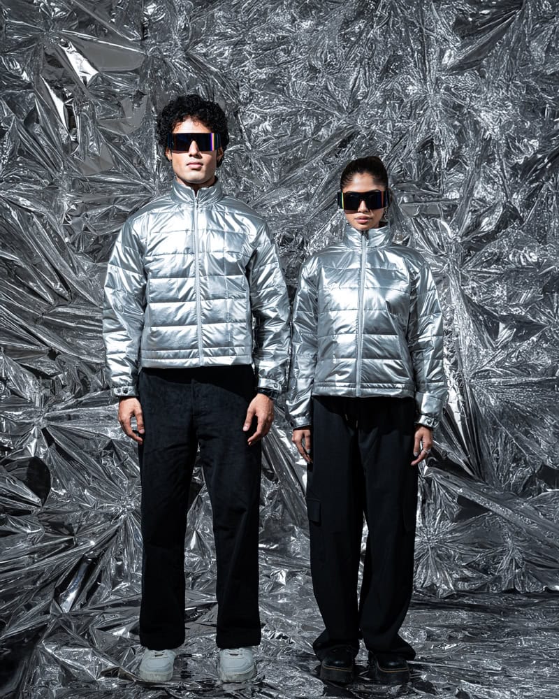 Cropped Puffer Jacket in Silver - Image 3