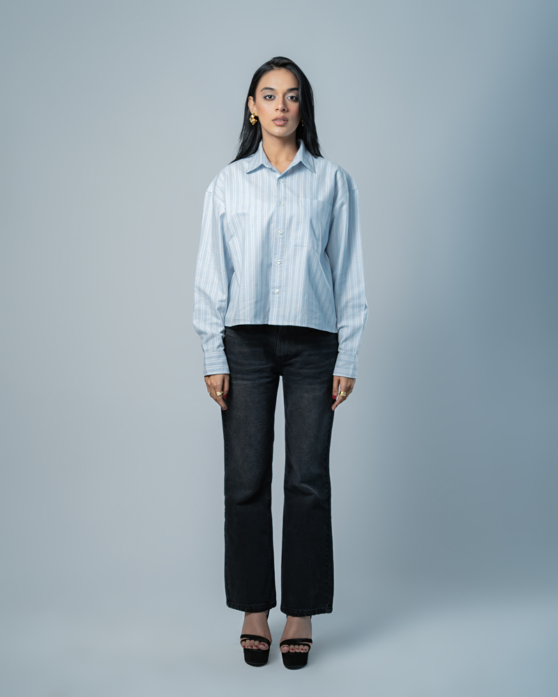 Unisex Oversized Cropped Shirt in White & Sky Blue - Image 4